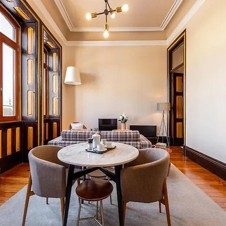 Charming In Porto's Heart *